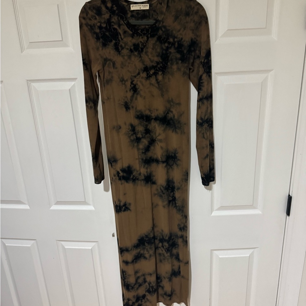 Electric & Rose Brown and Black Tie-Dye Long Sleeve Maxi Dress - Picture 5 of 8